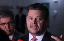 Davi Alcolumbre envia PEC do fim da escala 6×1 para CCJ do Senado