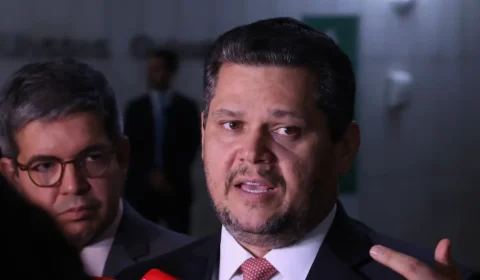 Davi Alcolumbre envia PEC do fim da escala 6×1 para CCJ do Senado
