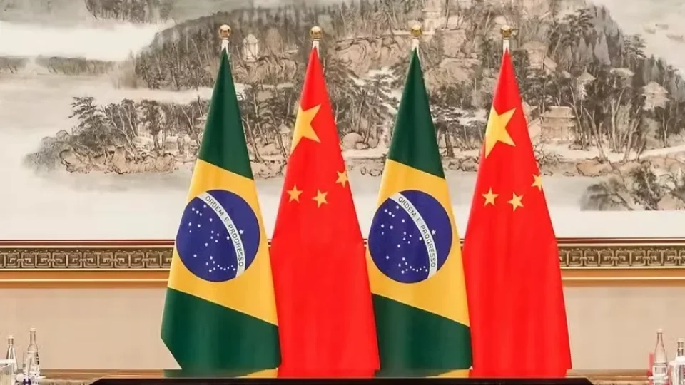 China diz que é afetada por tarifaço e pede para entrar em ação do Brasil contra EUA