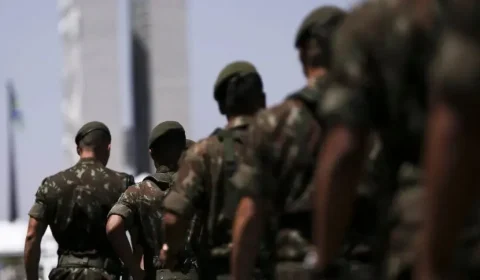 Generais somem dos bastidores da política após anos de recados anônimos