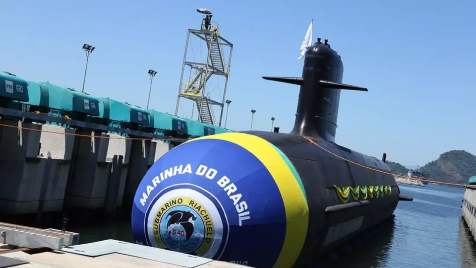 Programa nuclear da Marinha lidera gasto militar brasileiro