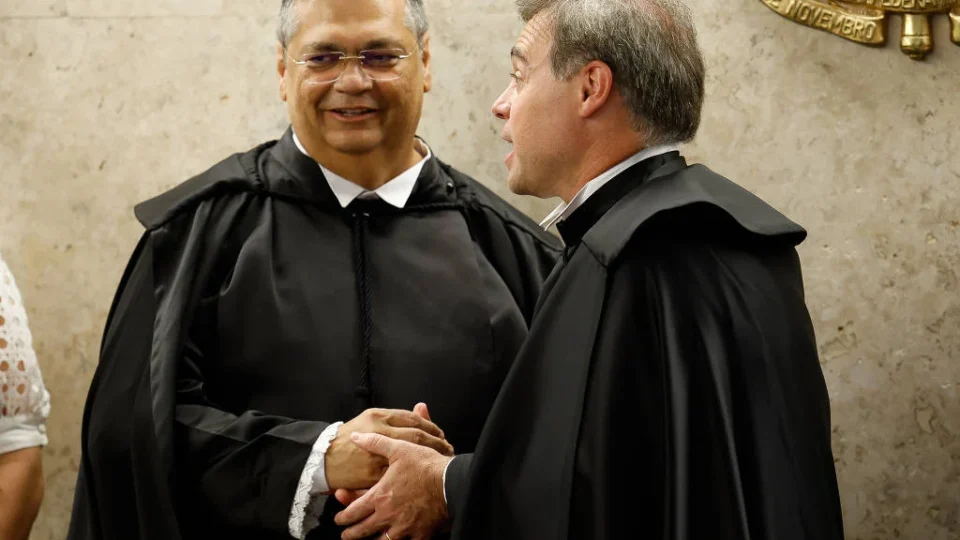 Filho de Lula e ‘Dark Horse’ colocam Dino e Mendonça como antagonistas em racha do STF