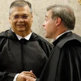 Mendonça afastou diretor da PF três dias depois que Dino autorizou operação contra seus aliados