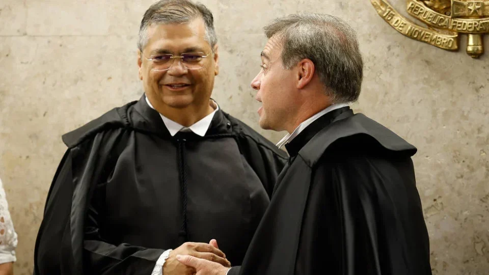 Mendonça afastou diretor da PF três dias depois que Dino autorizou operação contra seus aliados