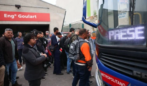 SP tem mais de 1.000 km de congestionamento com rodízio suspenso e greve dos trens
