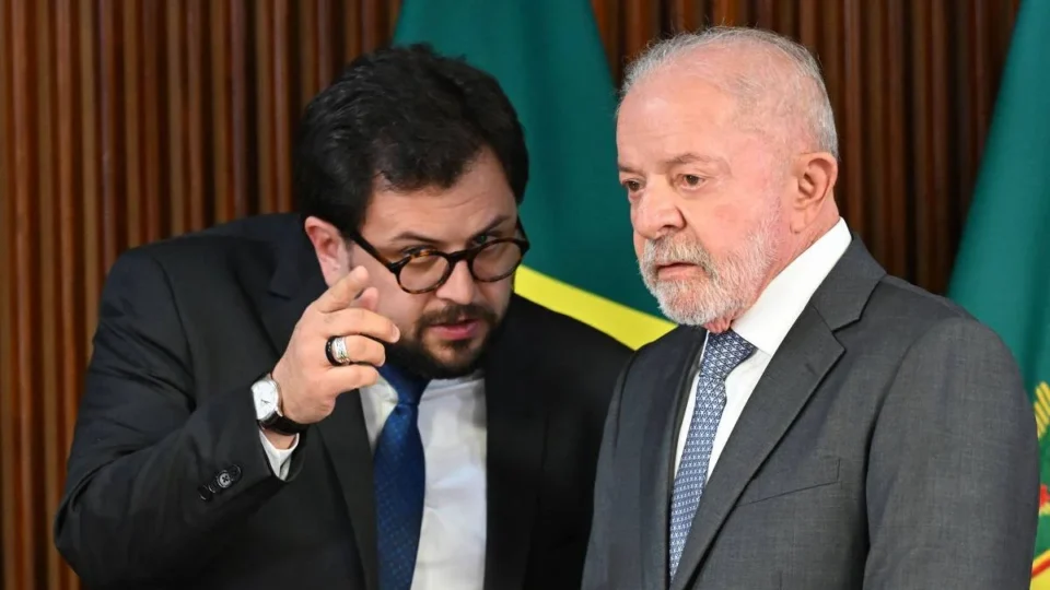 Lobista pagou cartão e carro de ex-chefe de gabinete de Lula enquanto negociava com governo, diz PF