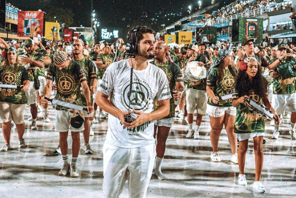 João Drumond (PRD), neto do bicheiro Luizinho Drumond, durante desfile da Imperatriz Leopoldinense este ano; ele teve candidatura a deputado estadual impugnada pela Procuradoria Regional Eleitoral - João Drumond no Instagram