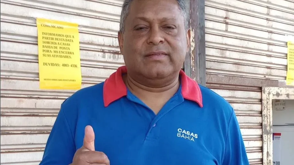 ‘Foi daqui que tirei o meu sustento’: demitidos das Casas Bahia falam nas redes sociais