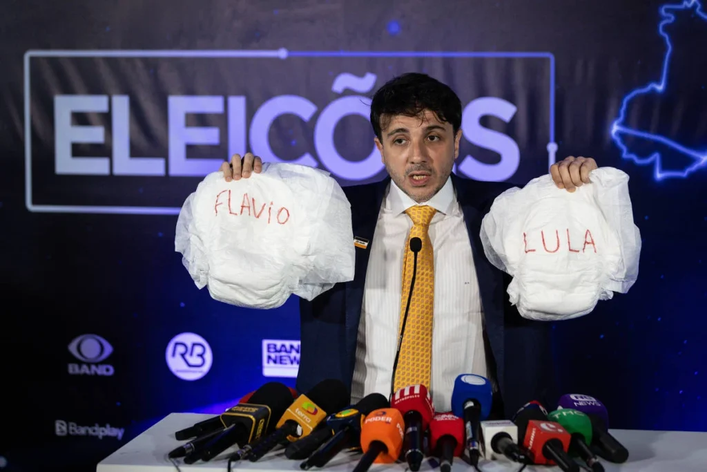 Lula vai ao TSE contra Renan Santos e Caiado por ataques em debate
