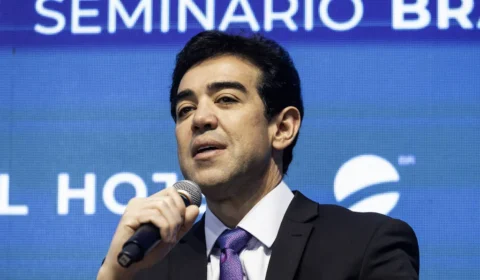 Bruno Dantas renuncia ao TCU e abre vaga para indicação do Senado