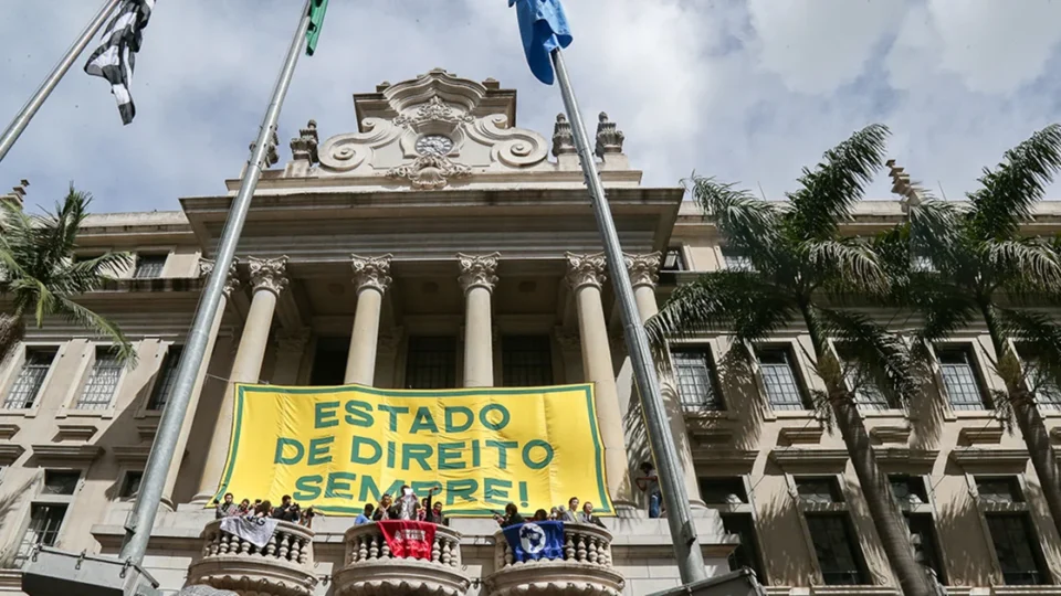 As velhas liberdades burguesas