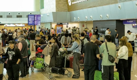Passageiros continuam retidos no aeroporto internacional do RN após pouso de emergência