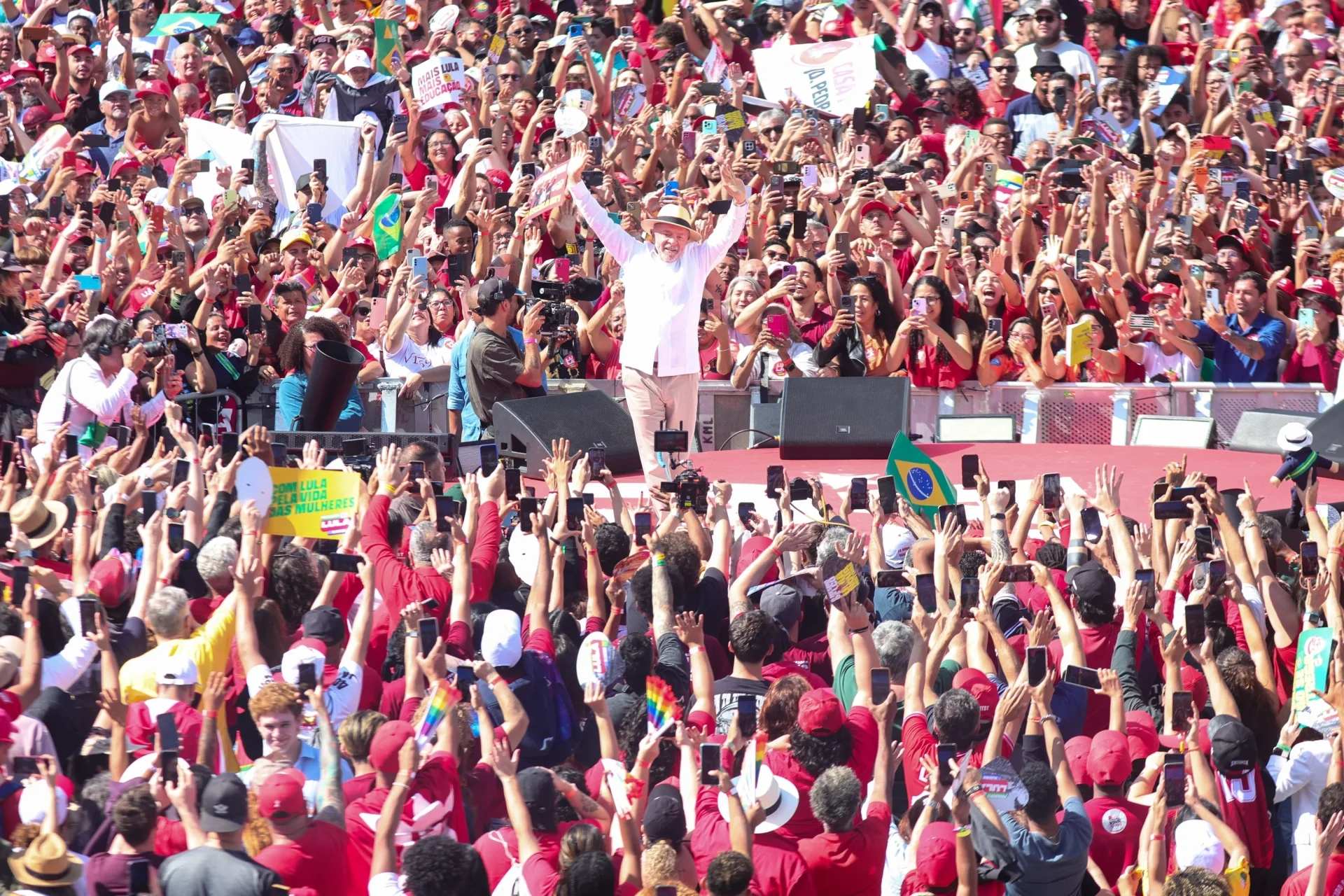 Lula lança campanha na Vila Euclides. Foto: F2.8 News/Folhapress