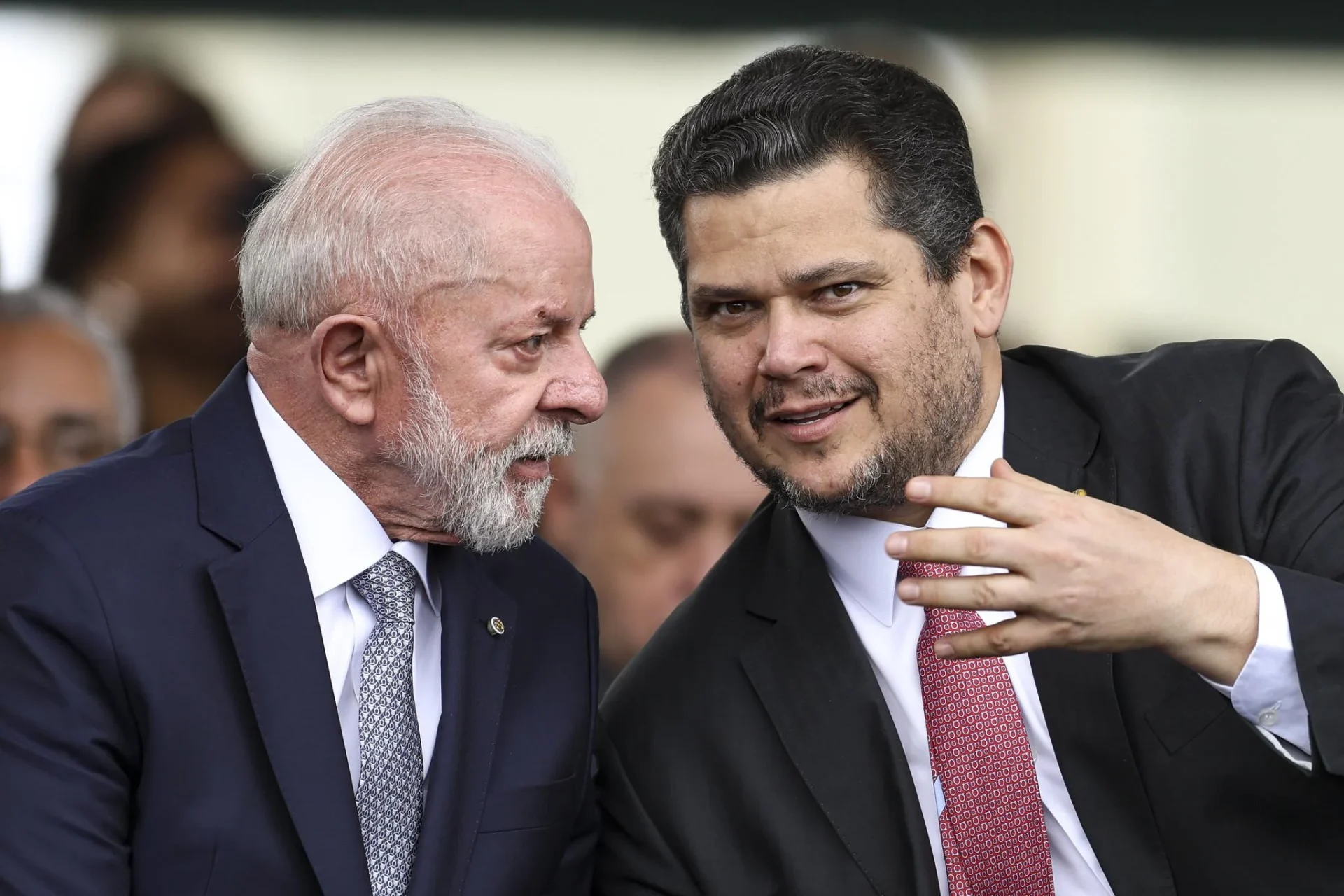 O presidente Lula e o presidente do Senado, Davi Alcolumbre (Foto: Marcelo Camargo/Agência Brasil)