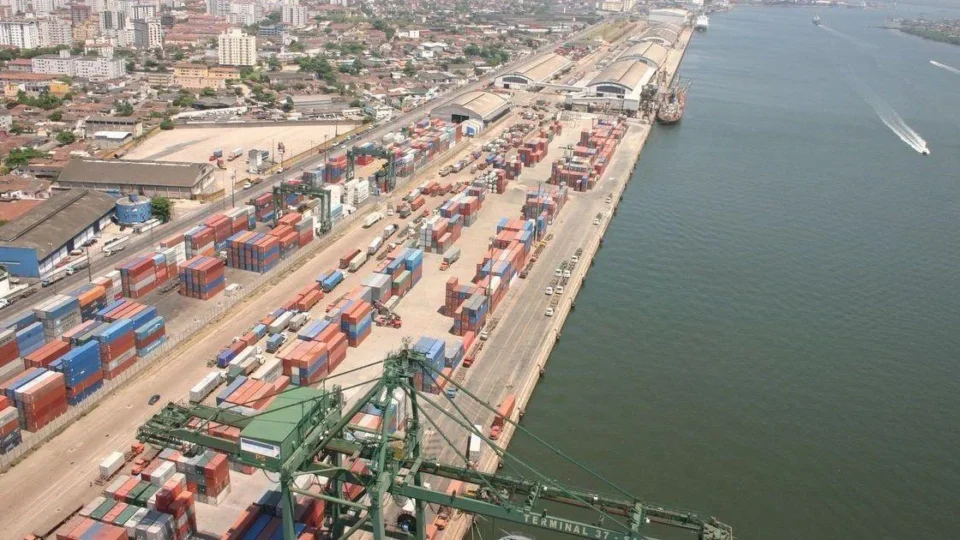 Saída de lucros e viagens pressionam contas externas, mas investimento produtivo reage