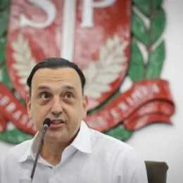 Justiça de SP condena vice de Tarcísio a indenizar PT por associar partido ao narcotráfico