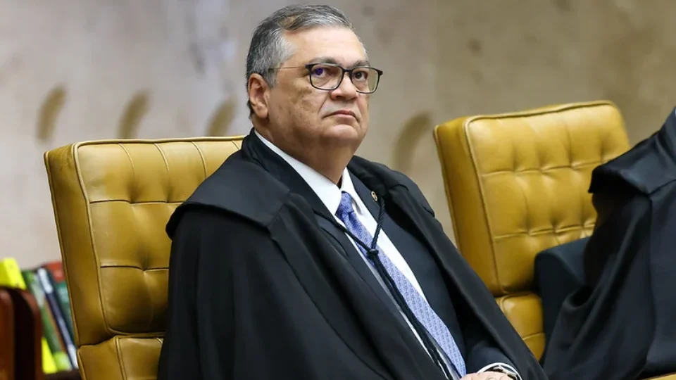 Flávio Dino autoriza novo inquérito da PF para investigar Lulinha