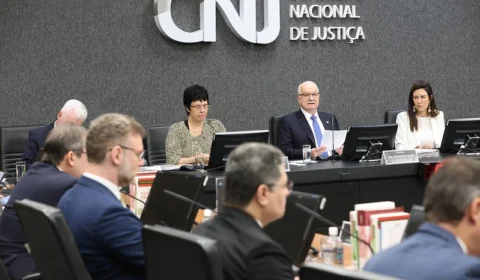 CNJ aprova fim da aposentadoria compulsória como punição máxima a juízes