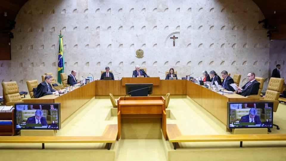 STF muda decisão de Moraes e reduz pena de condenada por 8 de janeiro