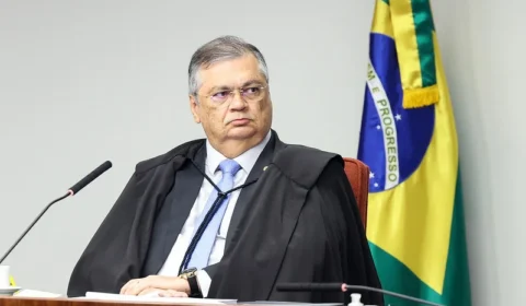 Dino e Moraes defendem rediscutir dispensa de diploma para jornalista