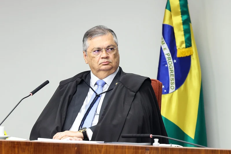 Dino e Moraes defendem rediscutir dispensa de diploma para jornalista
