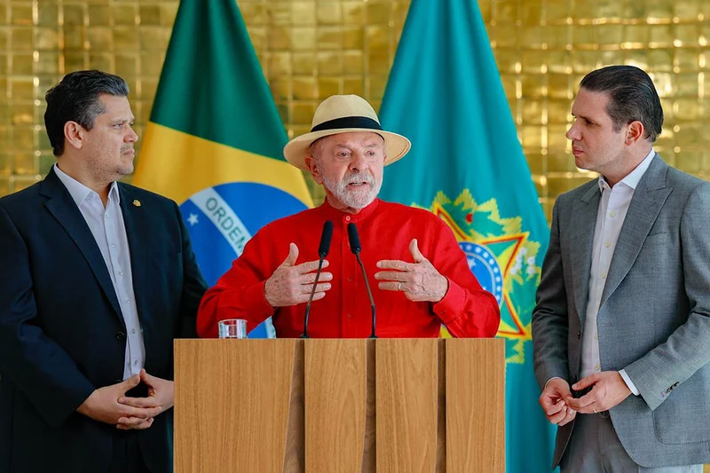 Após almoço com líderes, Lula acerta avanço de 6×1, ‘blusinhas’ e terras raras