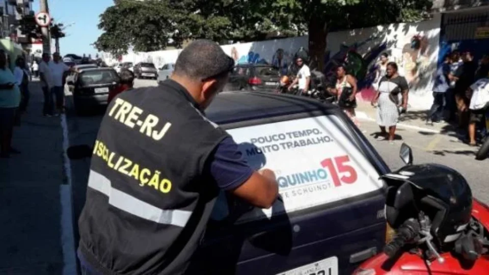Campanha tem 3,2 mil denúncias de propaganda irregular na primeira semana