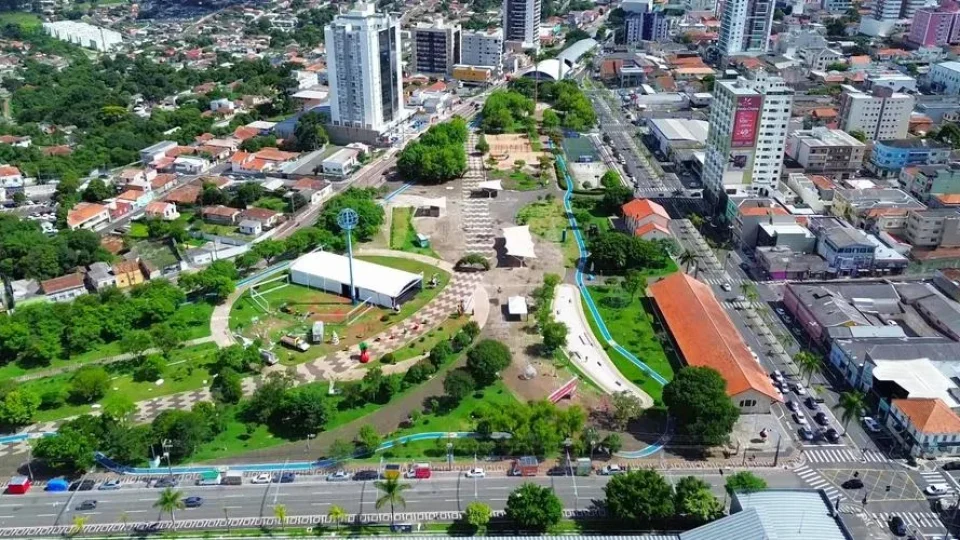 Ex-professor é investigado por pedir fotos íntimas de aluna e ameaçar reprová-la