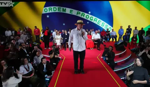 Lula abre campanha por quarto mandato em berço político no ABC