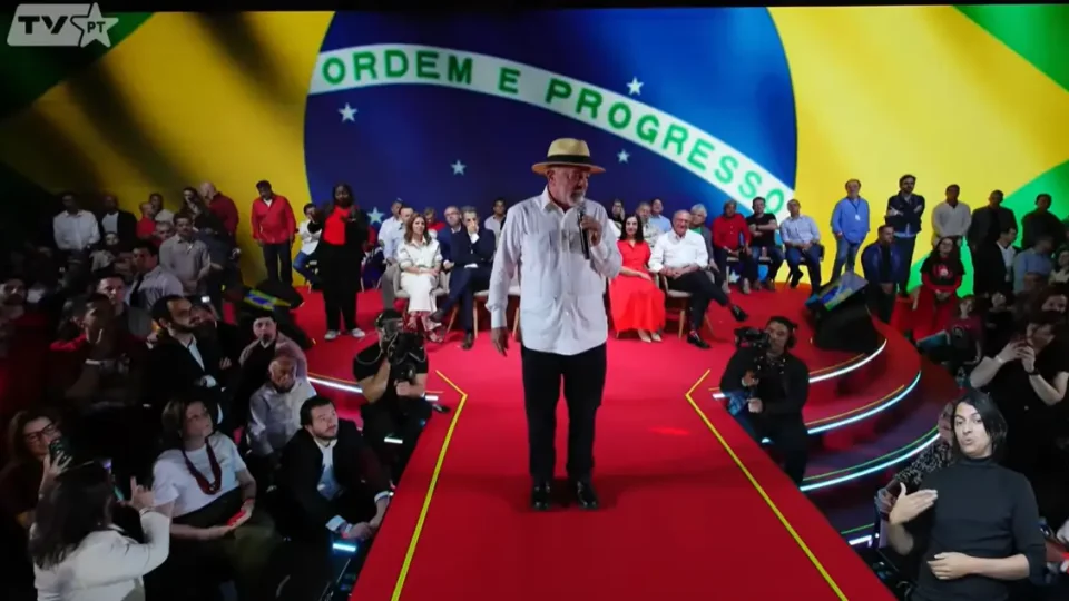 Lula abre campanha por 4º mandato em berço político no ABC
