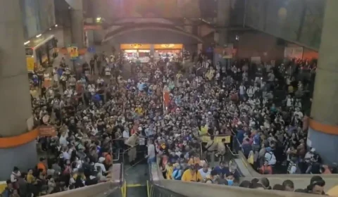 Ferroviários fazem nova assembleia para decidir continuidade da greve em SP