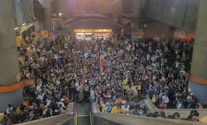 Ferroviários fazem nova assembleia para decidir continuidade da greve em SP