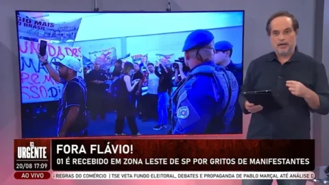 Visitas de Flávio Bolsonaro têm dois protestos contra ele em São Paulo