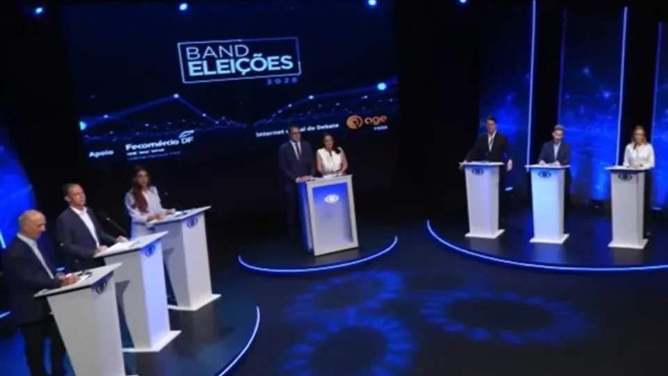Debate em Brasília tem troca de acusações e cobrança por crise no BRB após caso Master