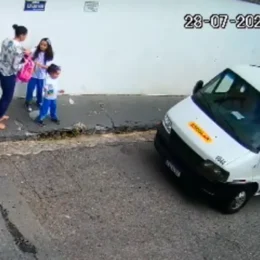 Escola é condenada após menina de 4 anos ser esquecida em van por três horas