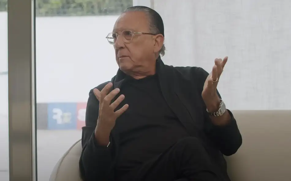 Galvão Bueno defende Ratinho em caso de homofobia e recebe críticas nas redes