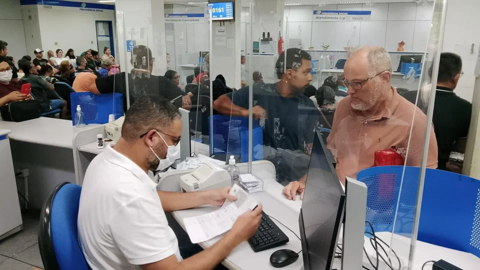 INSS amplia lista de doenças que garantem auxílio ou aposentadoria sem pagamento mínimo