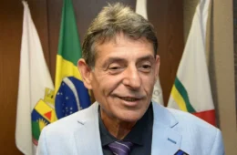 Juiz que bebeu vinho em sessão grava vídeo atacando STF, STJ e TJMG: ‘corruptos’
