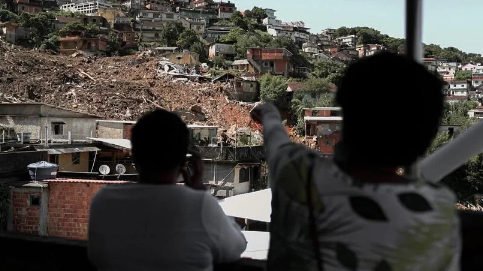 Quem responde pelas tragédias anunciadas?
