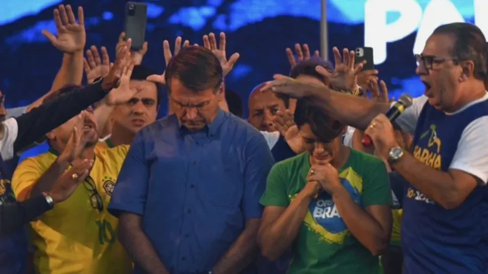 Religião e política: quais são os limites do uso da fé nas eleições?