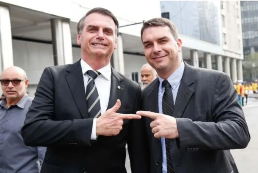 Moraes rejeita pedido de Bolsonaro para receber visita de filhos no Dia dos Pais