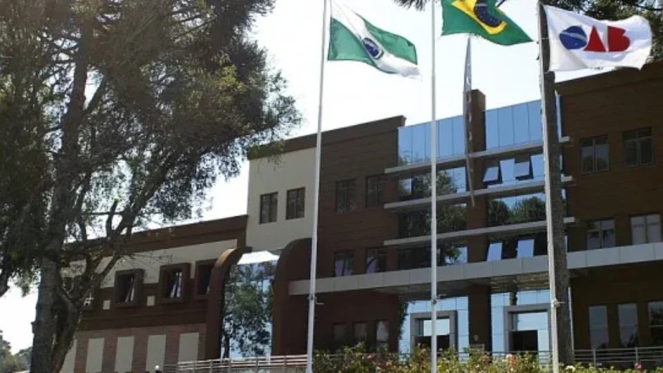 OAB-PR propõe que CNJ possa tirar ministros do STF do cargo