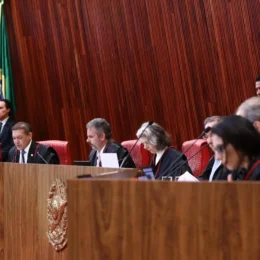 TSE mantém dez pedidos de candidaturas incompatíveis com idade mínima para o cargo