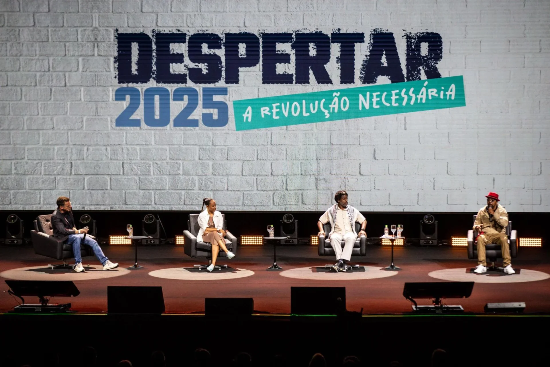 Revolução necessária no Despertar 2025 Eduardo Moreira, Renata Alves, Leonardo Péricles e o rapper GOG foram algumas das personalidades que subiram aos palcos do Despertar 2025. Foto: ICL