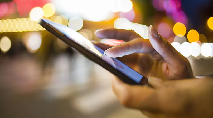 Plataformas digitais disputam cada segundo da atenção do usuário porque permanência significa dados, engajamento e receita publicitária. Foto: LPProd/DepositPhotos