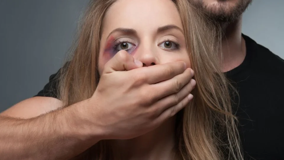 Mulheres vítimas de violência doméstica poderão alterar local de votação em SC