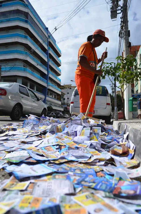 A produção de santinhos e outros materiais gráficos está entre as despesas que podem ser pagas com recursos de campanha, desde que respeitem as regras da Justiça Eleitoral. Foto: Johnny Costa 