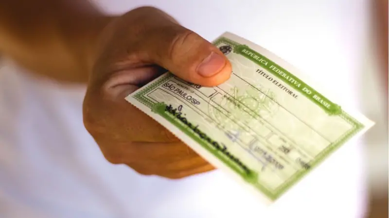 O alistamento eleitoral e o pleno exercício dos direitos políticos estão entre as condições exigidas para disputar um cargo eletivo no Brasil. Foto: Getty Images