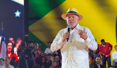 Lula se lança à reeleição, defende pauta trabalhista e reforça defesa da soberania