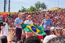 Primeiro dia de campanha expõe estratégias de Lula, Flávio e candidatos de direita